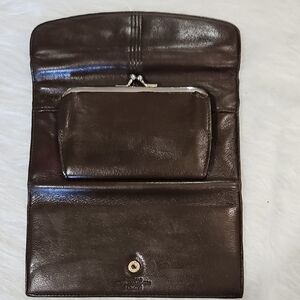 EUC Vintage Buxton Brown Leather Wallet With Kiss Lock